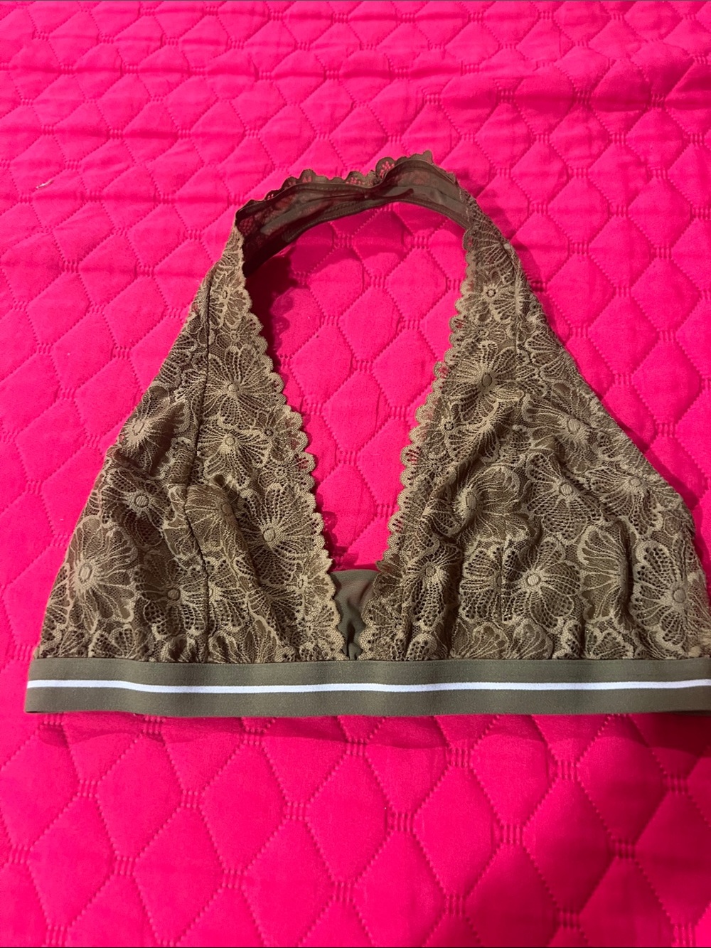 Colsie Lace Halter Bralette in Green